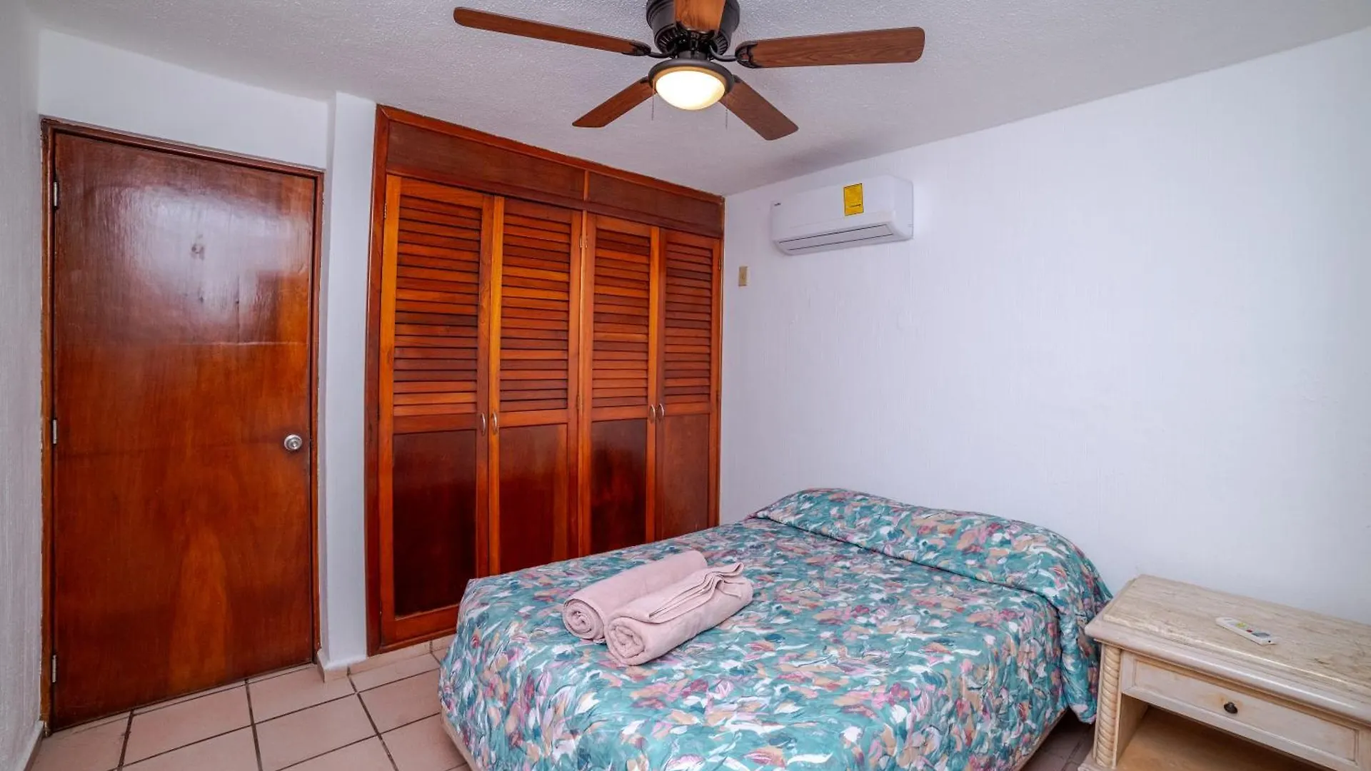 Depa Frente A Plaza Las Americas Cancún Apartamento